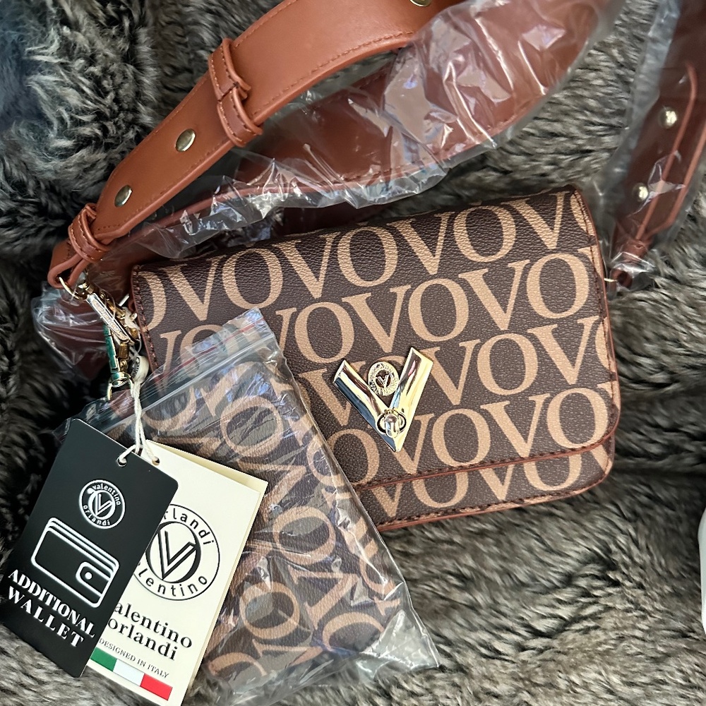 Small-ish Valentino Orlandi bag with wallet included